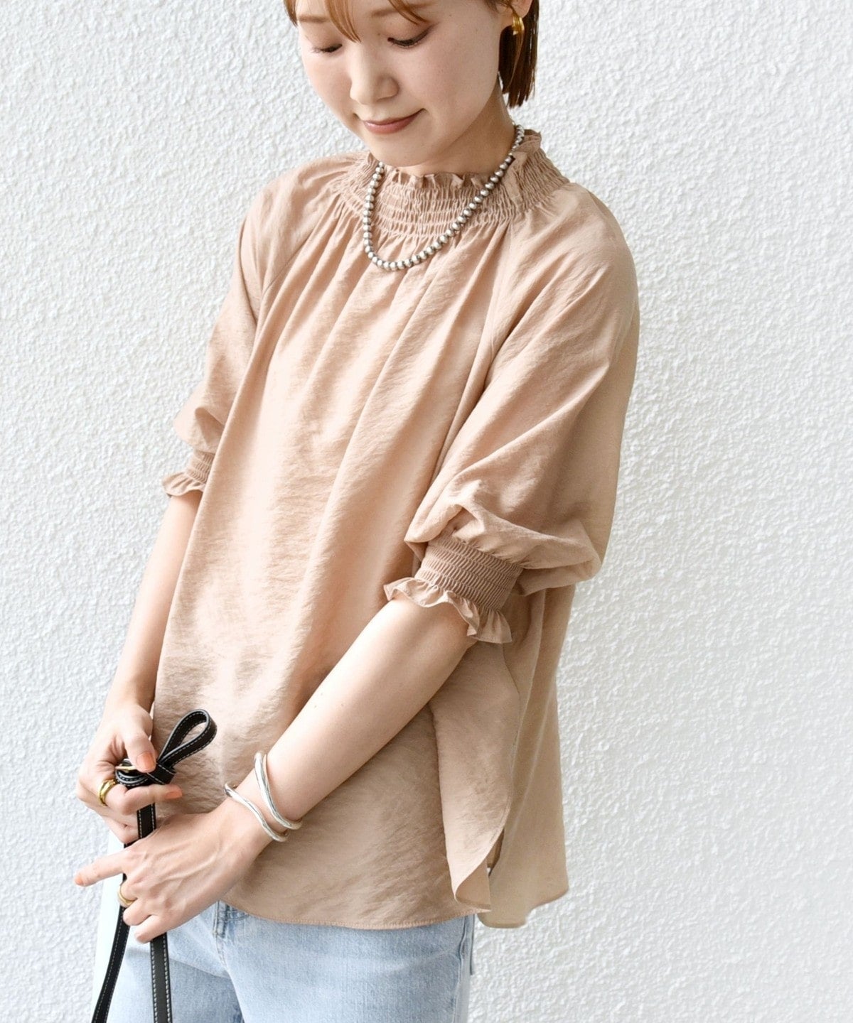 〈洗濯機可能〉シアー シャーリング ネック ショート スリーブ ブラウス