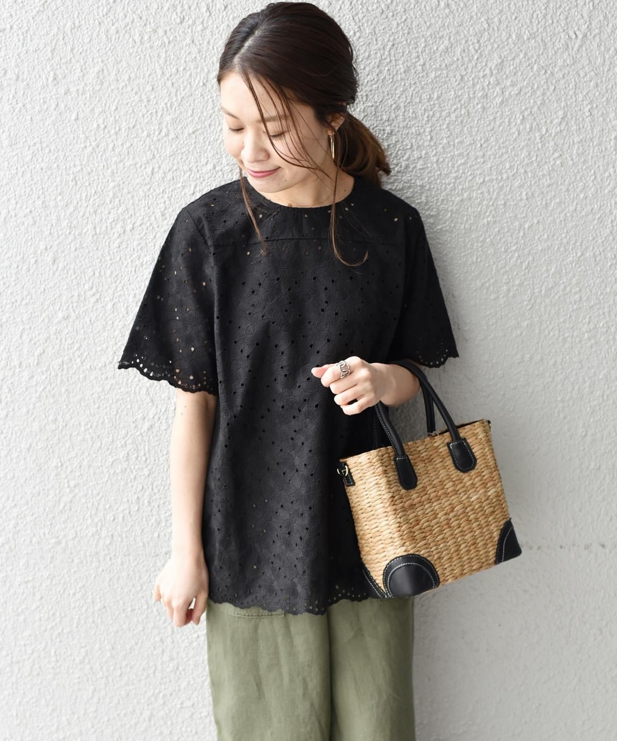 liflattie ships:レースバックスリットブラウス
