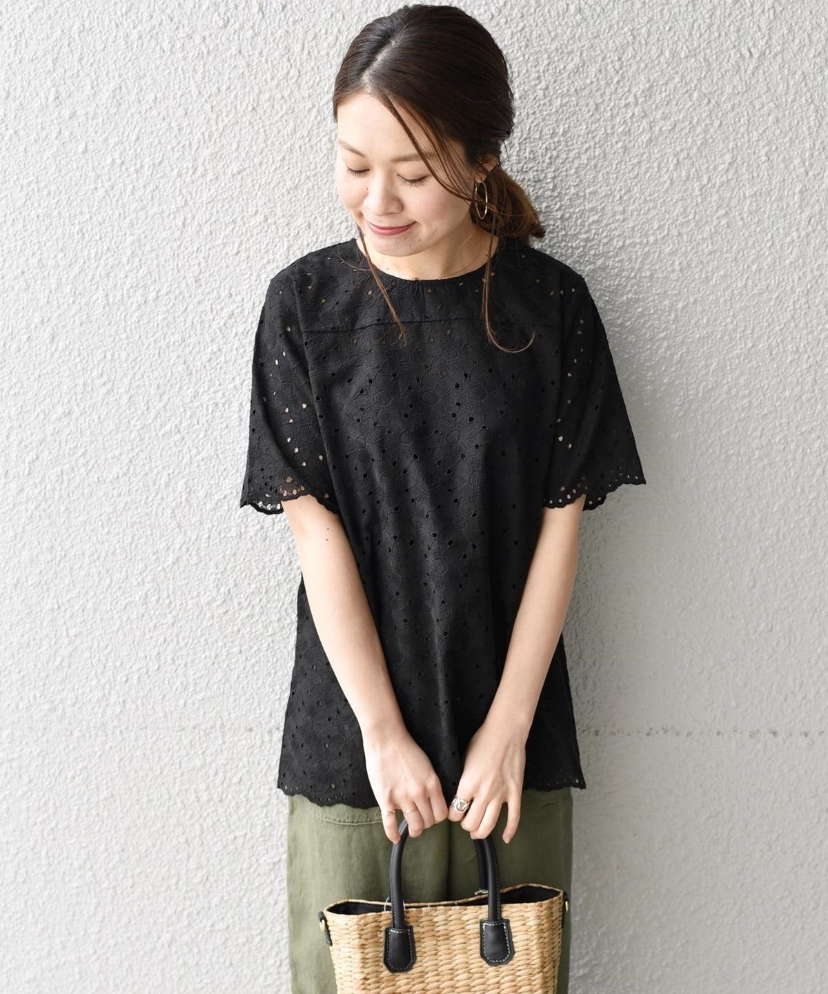 liflattie ships:レースバックスリットブラウス