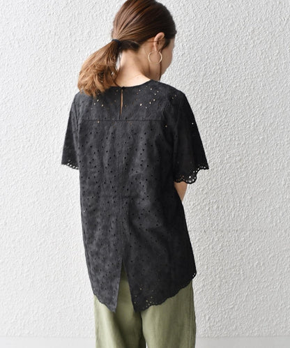 liflattie ships:レースバックスリットブラウス