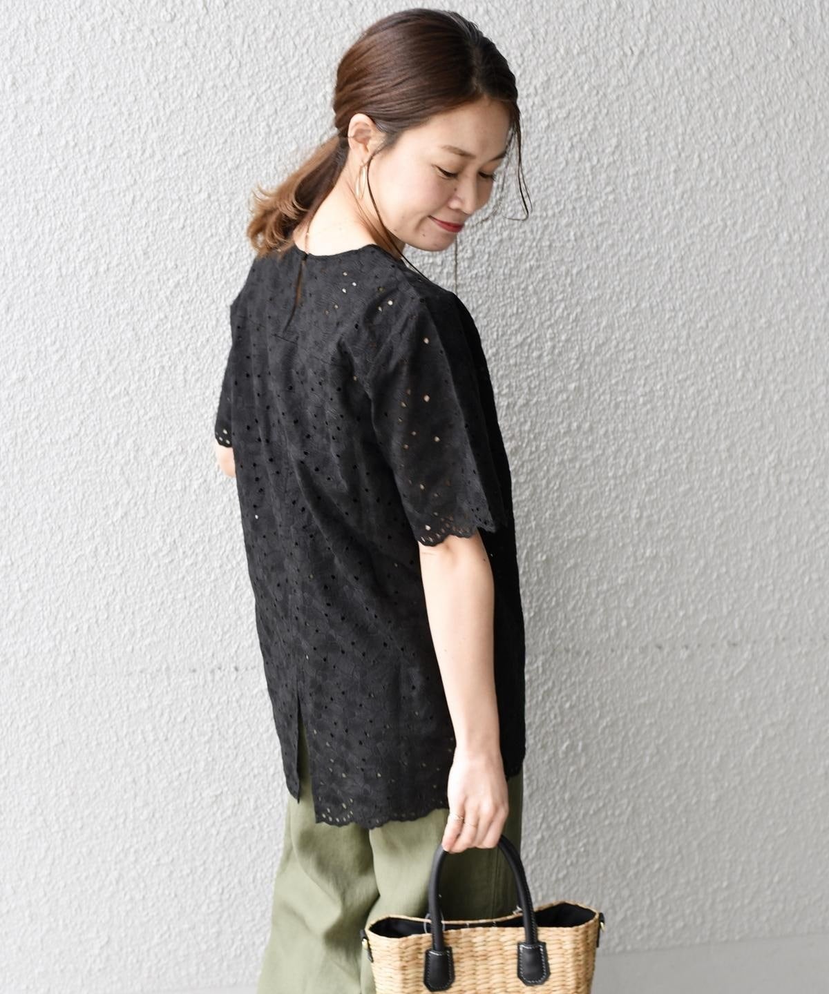liflattie ships:レースバックスリットブラウス