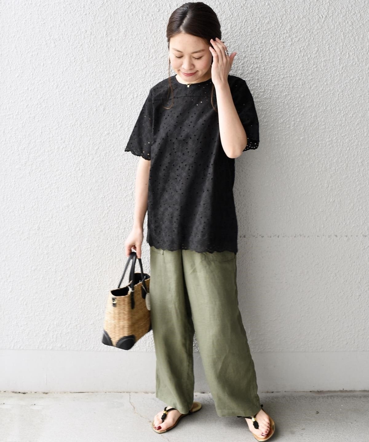 liflattie ships:レースバックスリットブラウス