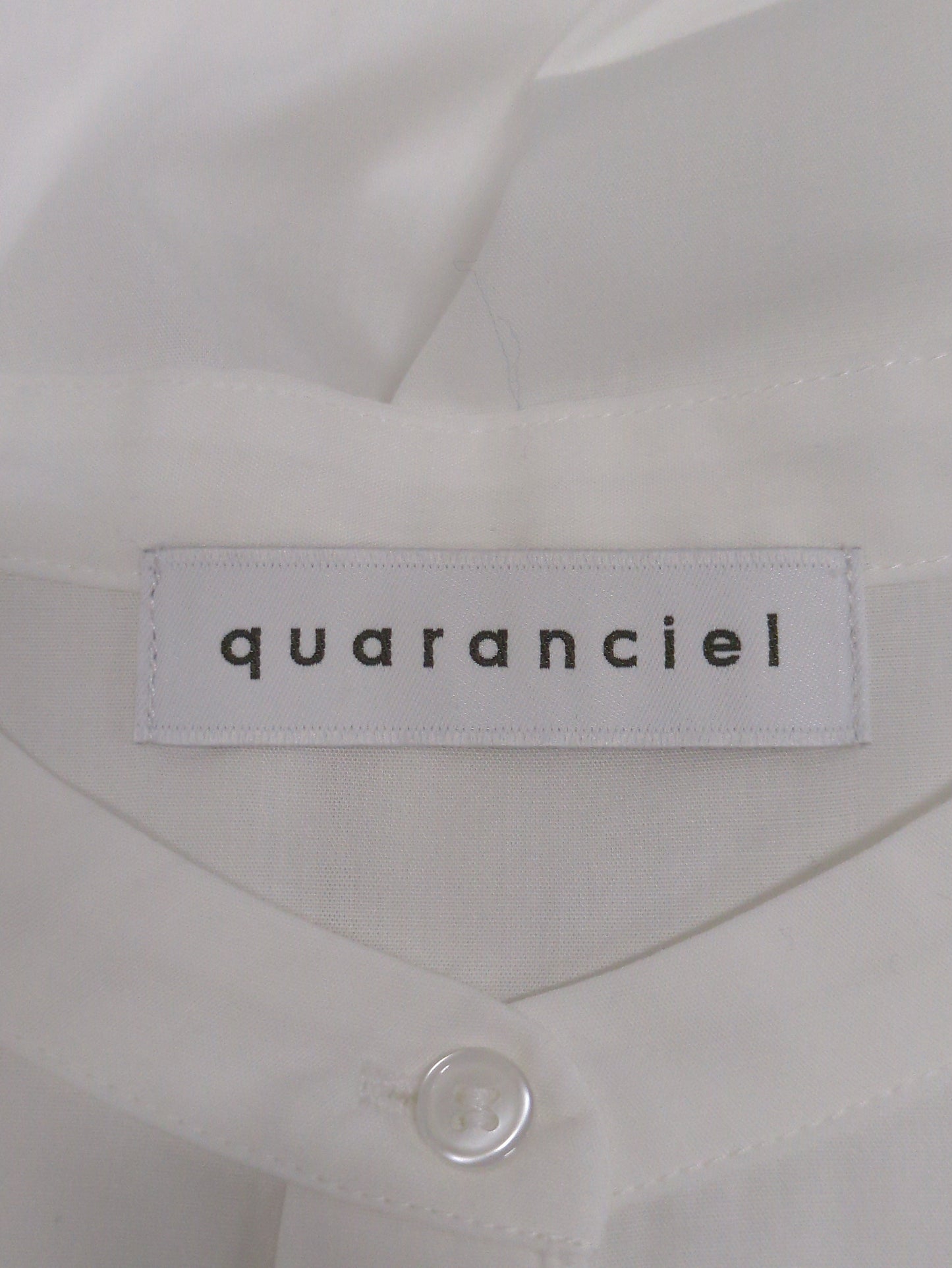 quaranciel:〈洗濯機可能〉ブロード ペプラム バンドカラー フレンチスリーブ シャツ