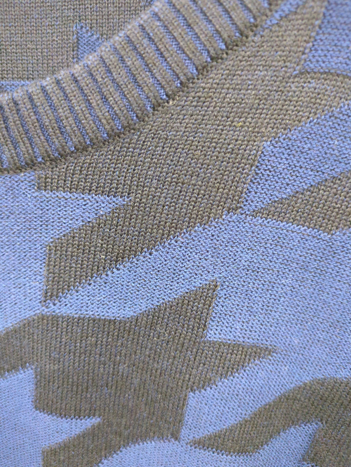 SU: SILTECH YARN ハウンドトゥース リンクス ニット