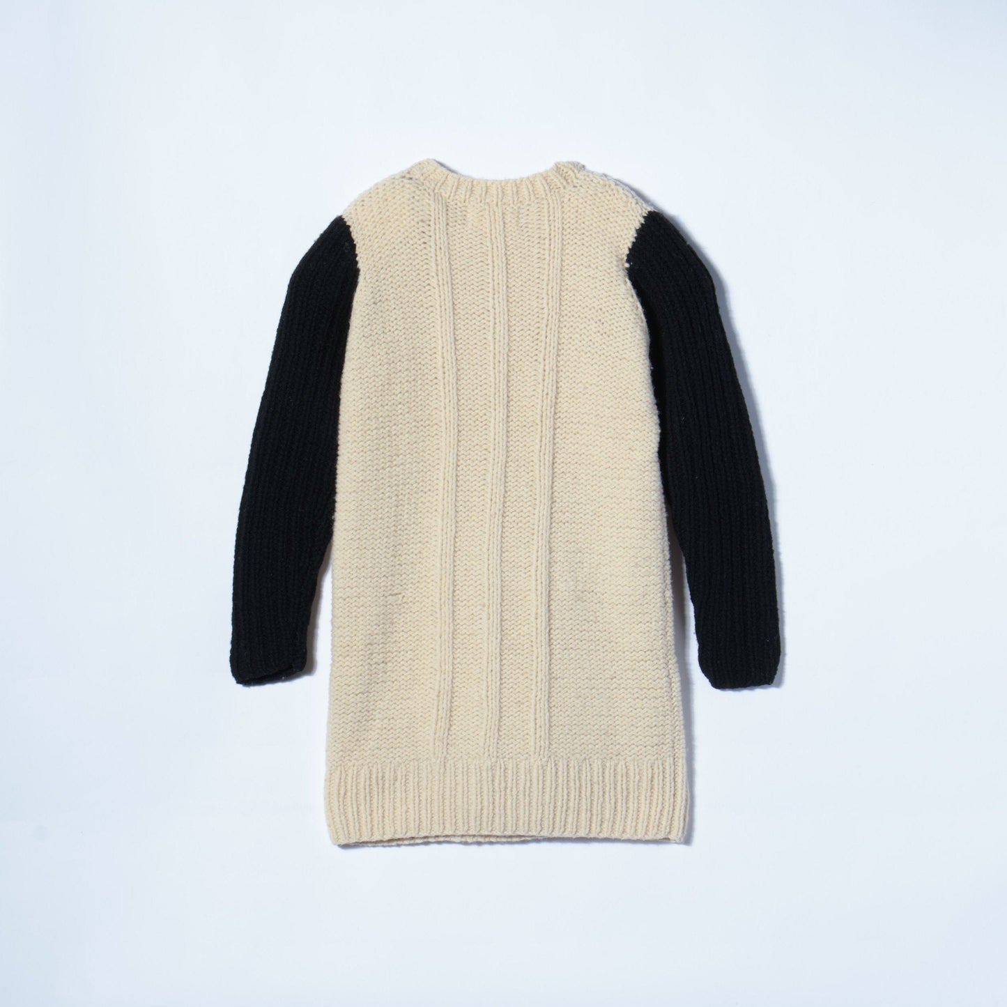WJKW:HAND KNITTED OP