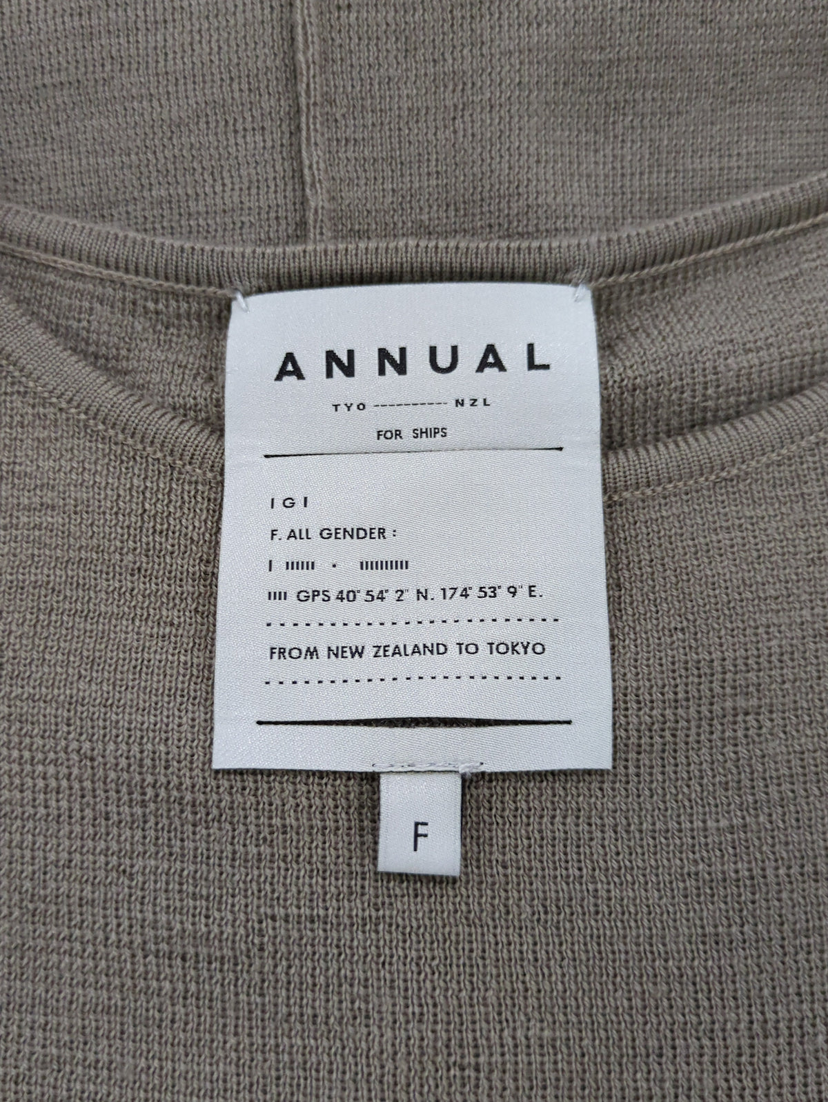 ANNUAL:アウトシームスリットワンピース