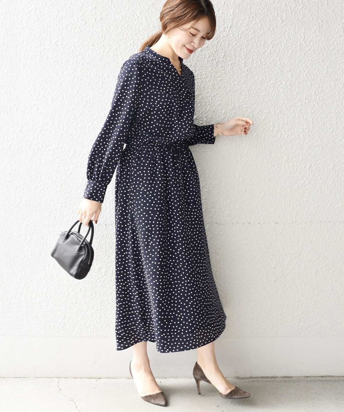 【WEB限定】〈手洗い可能〉プリントロングスリーブVネックワンピース
