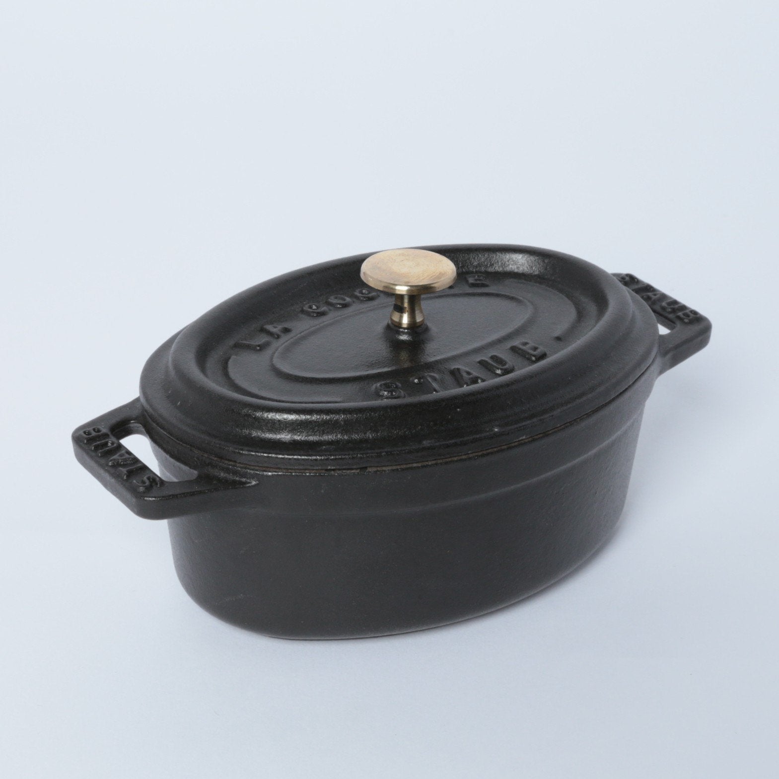 STAUB | ピコ・ココット ラウンド 22cm ボルドー | 鋳物ホーロー – ReLIKE