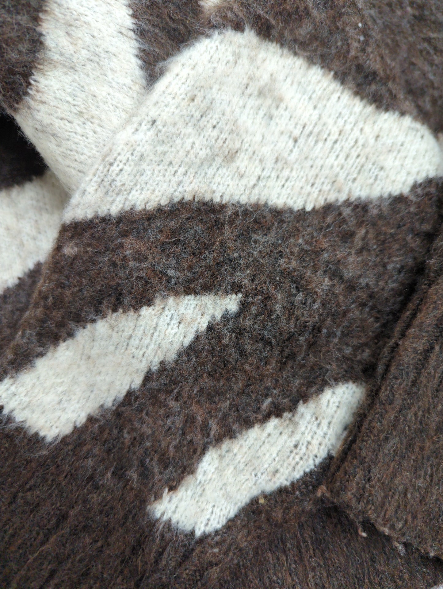ゼブラ柄ジャガードニット