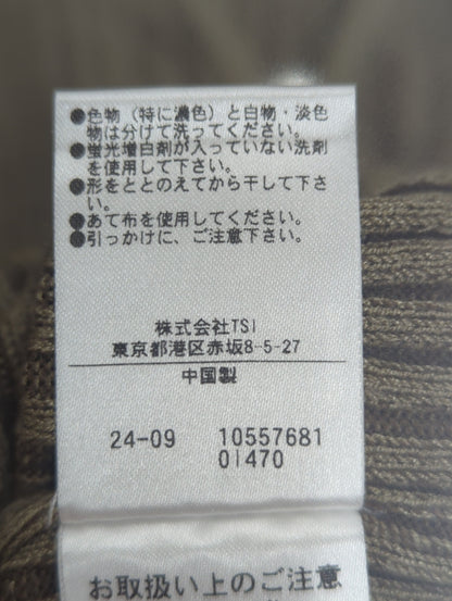 フロントジップリブVネックニット
