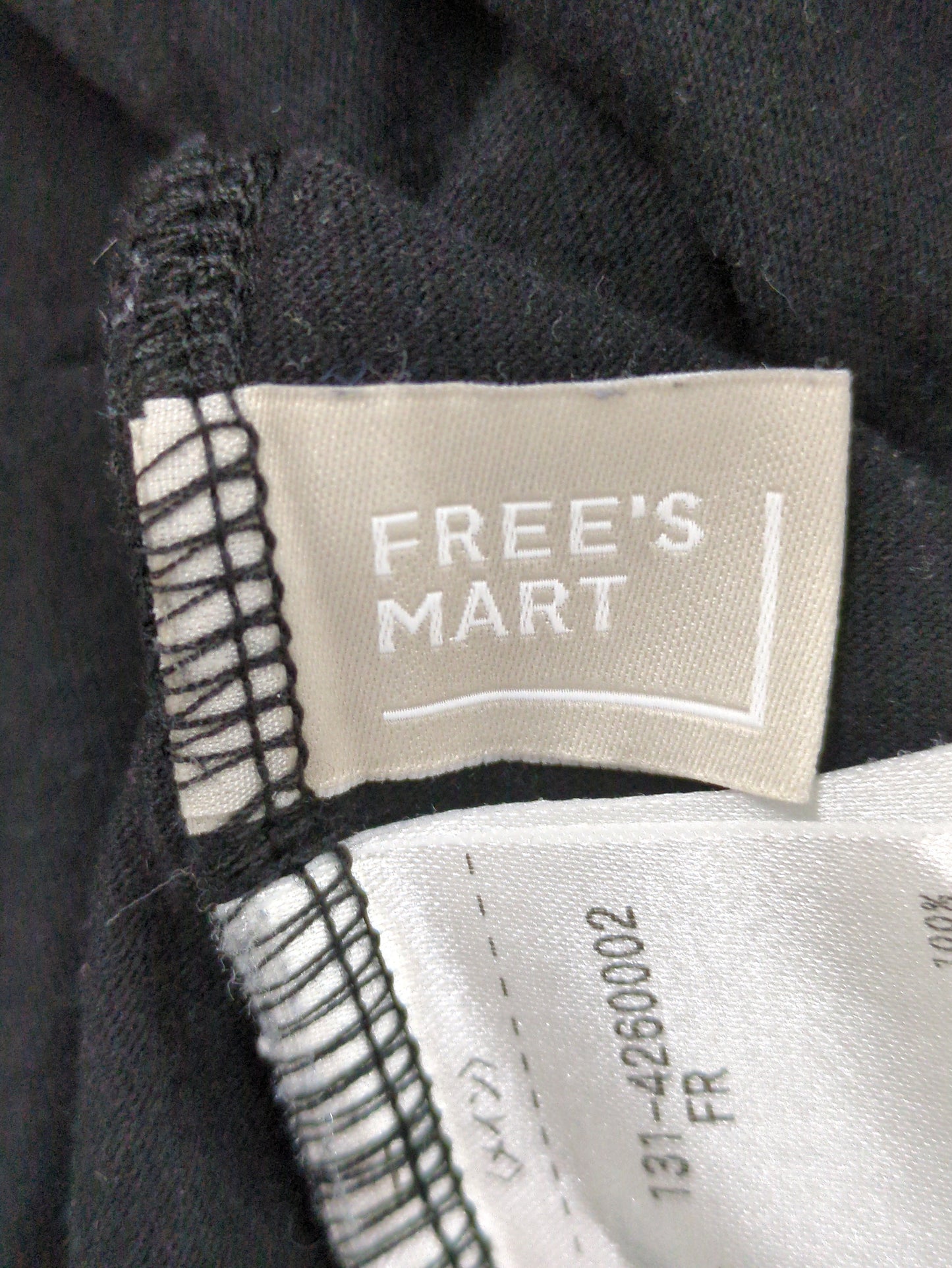 ショート丈ロゴTシャツ