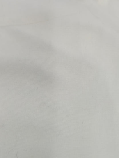 ロゴシシュウシアートップス