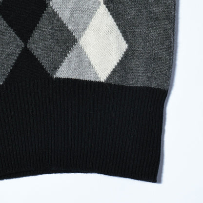 GRAPHIC ARGYLE KNIT