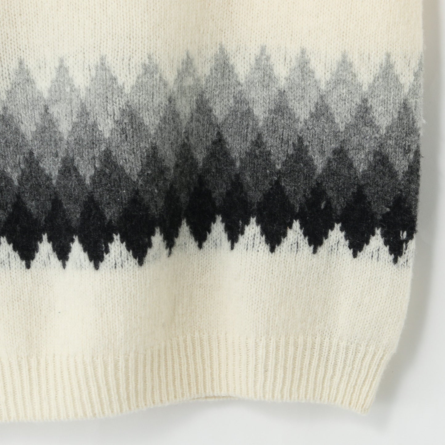 BANDED FAIRISLE KNIT