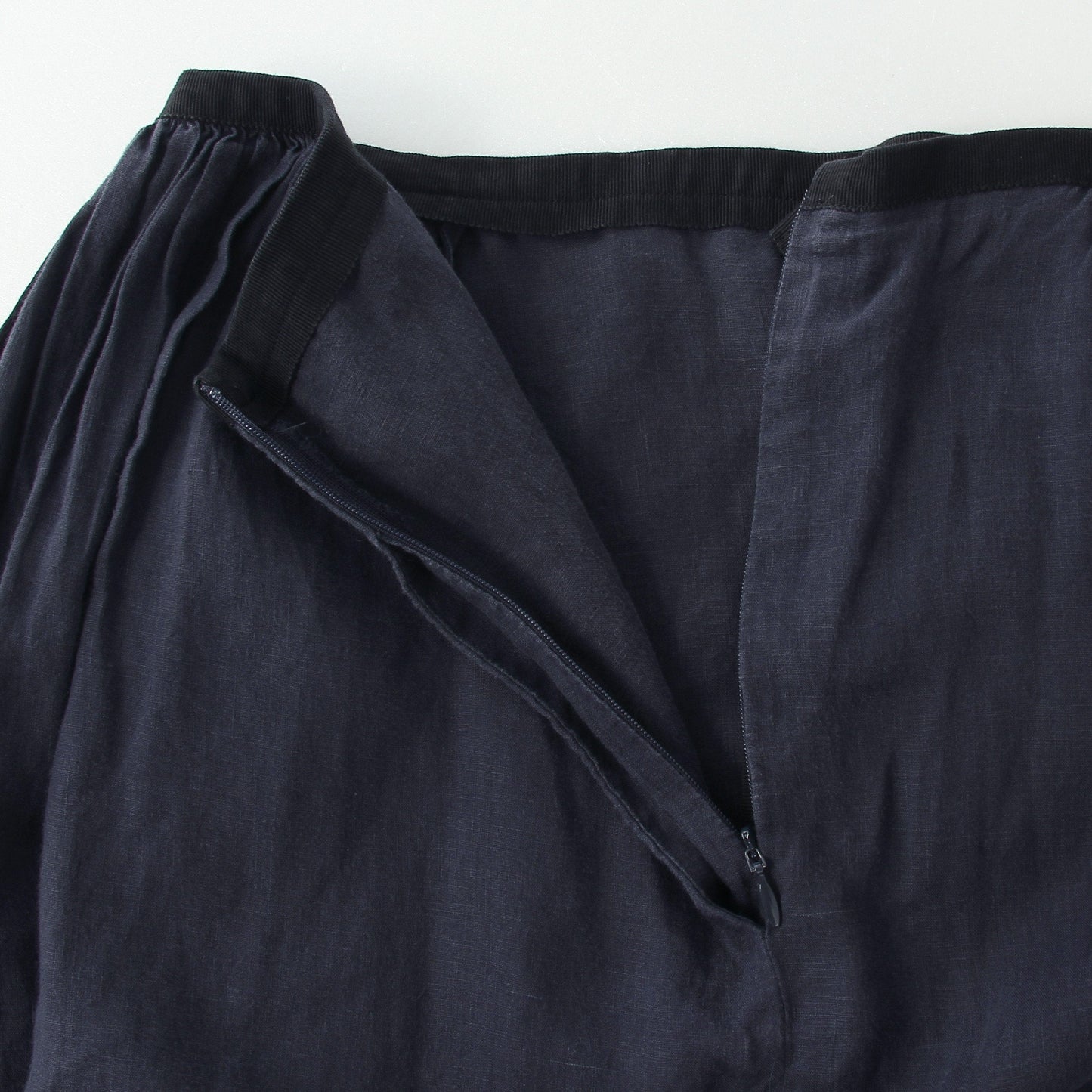 LIGHTWEIGHT LINEN SKIRT
