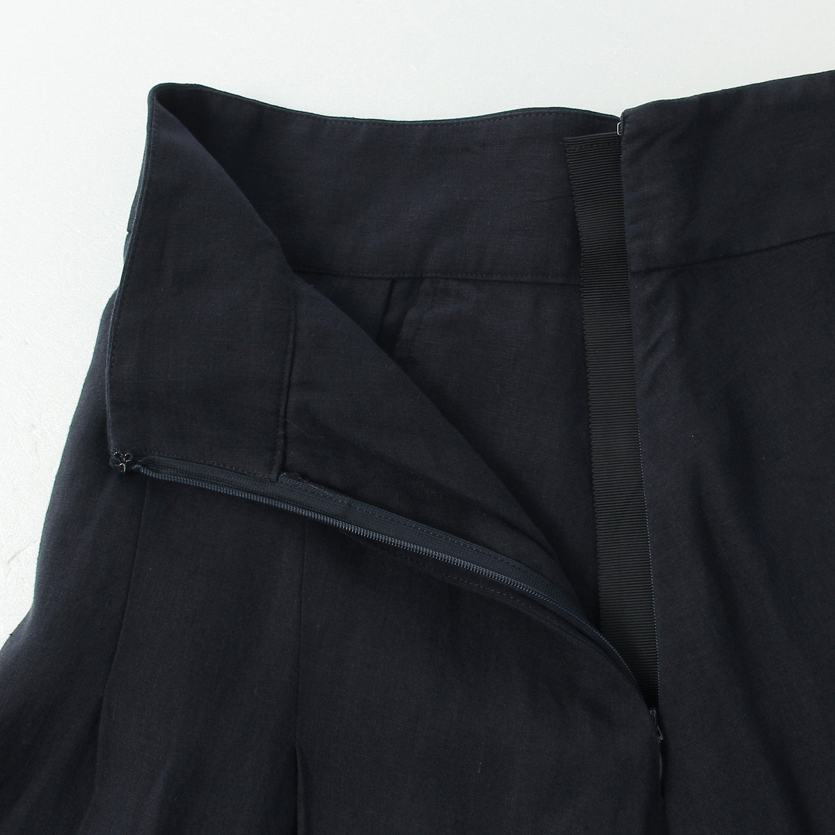LIGHT LINEN SKIRT