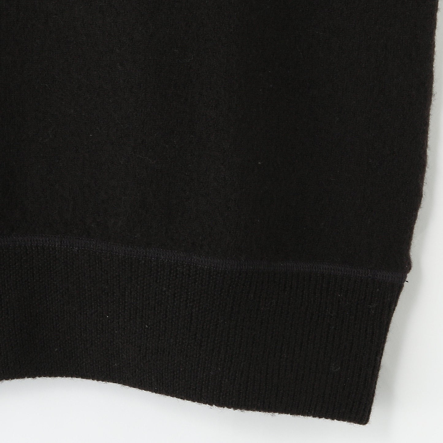 FELTED DRY WOOL KNITWEAR