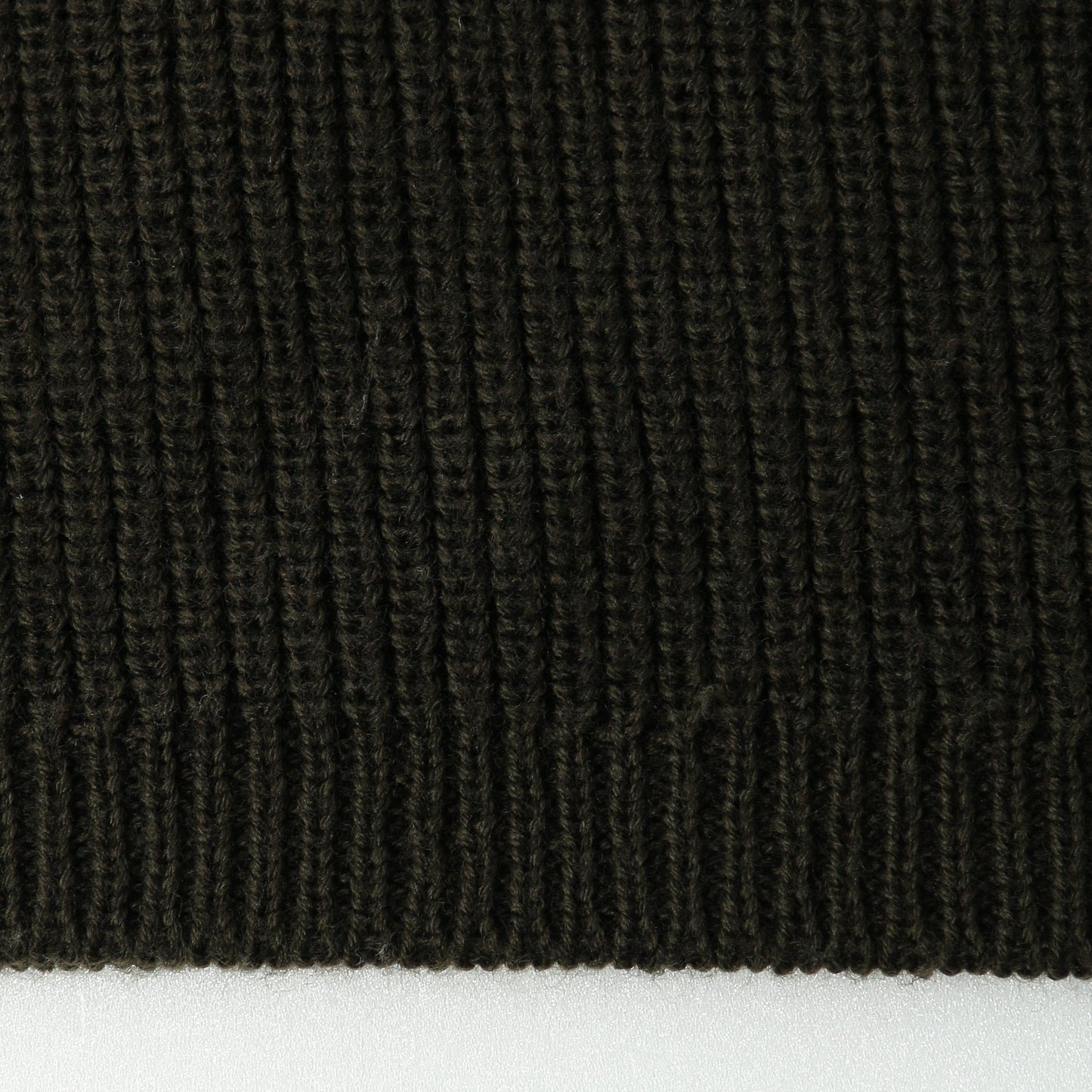 LIGHTWEIGHT WOOL KNIT