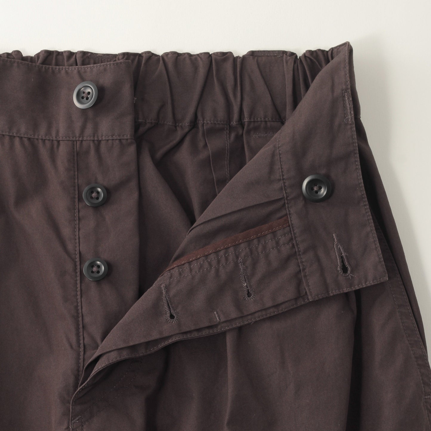 FINE COMPACT COTTON POPLIN TROUSERS