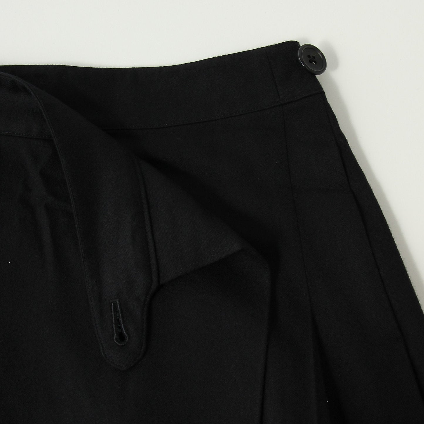 LIGHTWEIGHT FLANNEL SKIRT