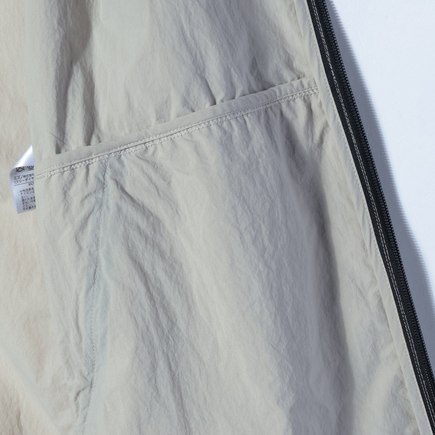 LIGHTWEIGHT NYLON POPLIN COAT