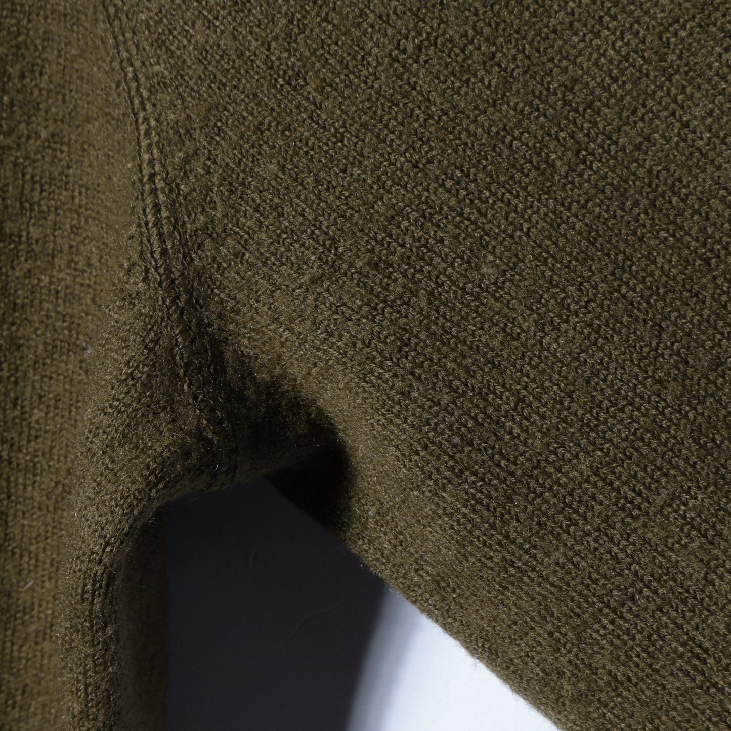 FELTED ROUGH WOOL KNIT