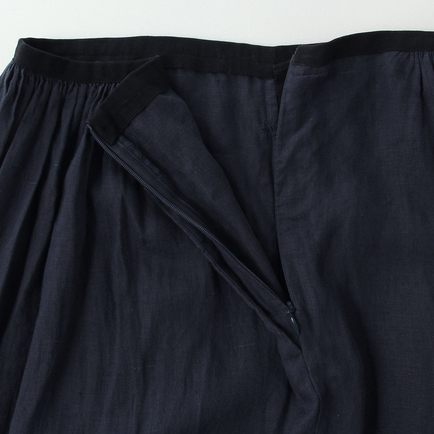 LIGHTWEIGHT LINEN SKIRT