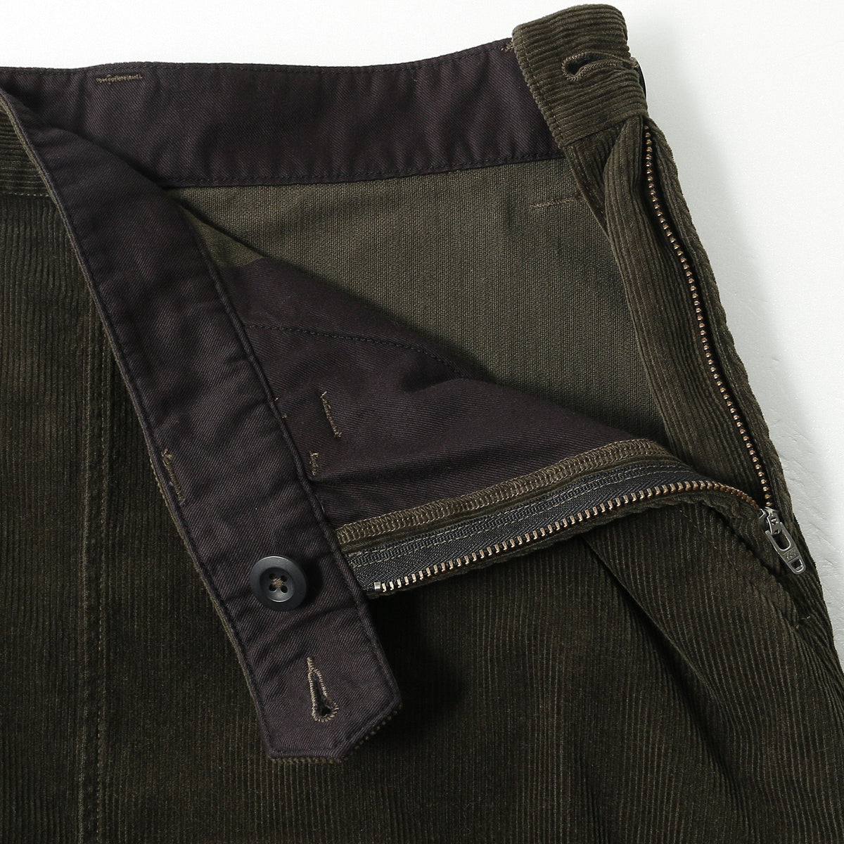 DRY COTTON NEEDLECORD SKIRT