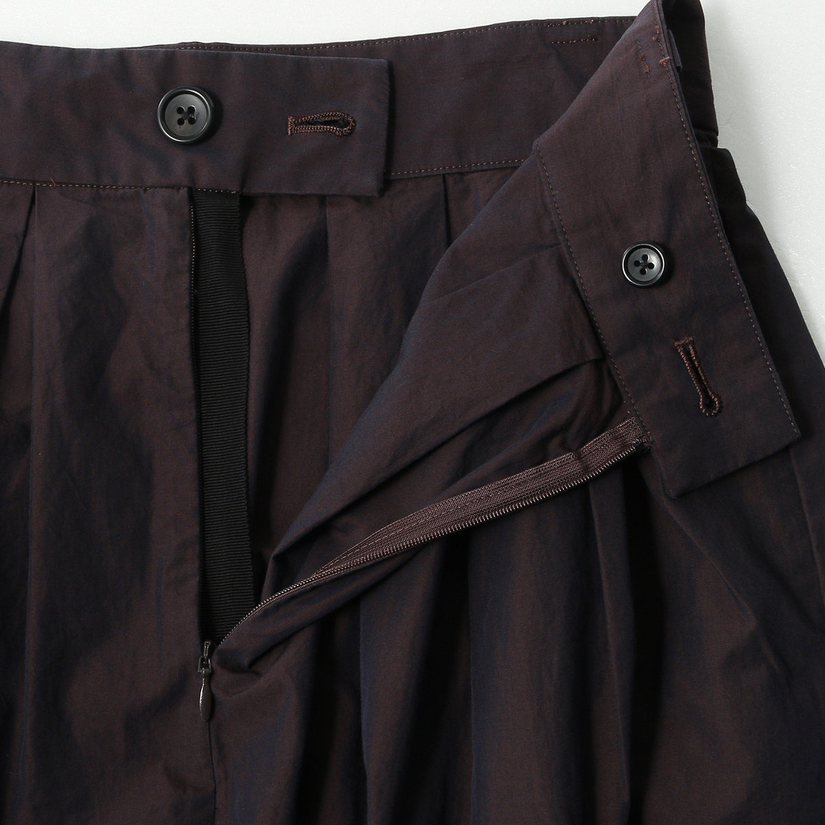 FINE COTTON CHAMBRAY SKIRT