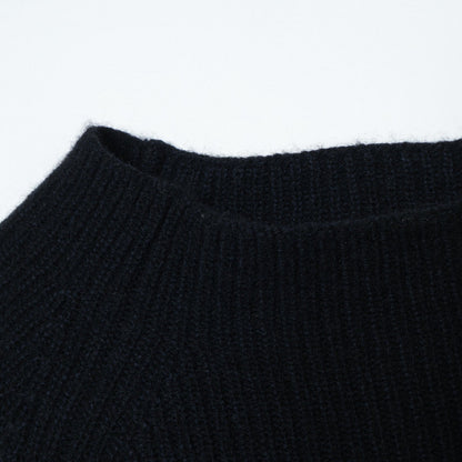 LIGHTWEIGHT WOOL KNIT