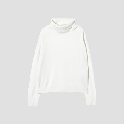FINE WOOL TURTLE NECK KNIT