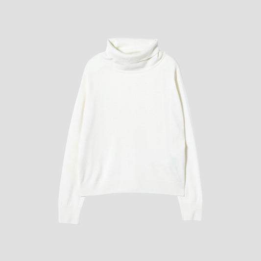FINE WOOL TURTLE NECK KNIT