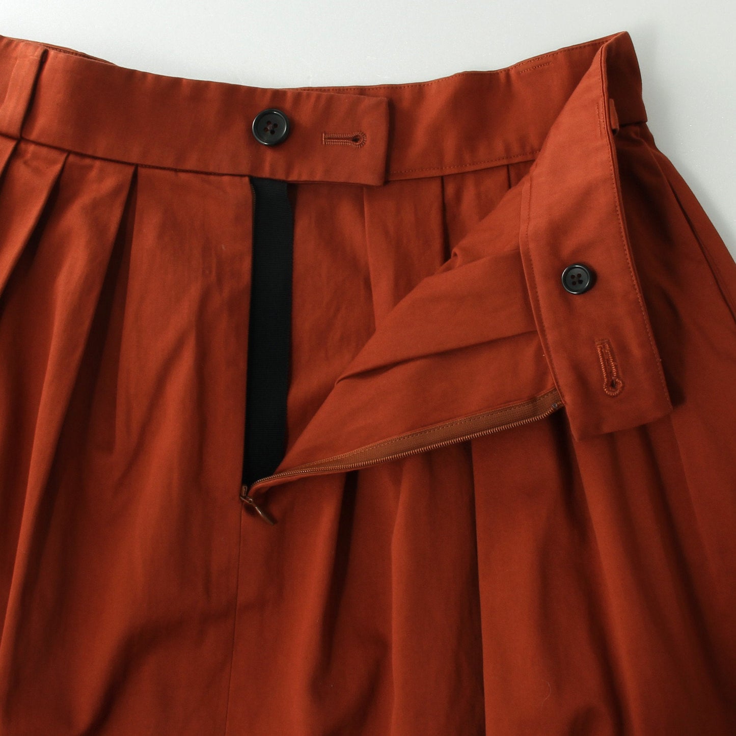 WASHED COTTON SATEEN SKIRT