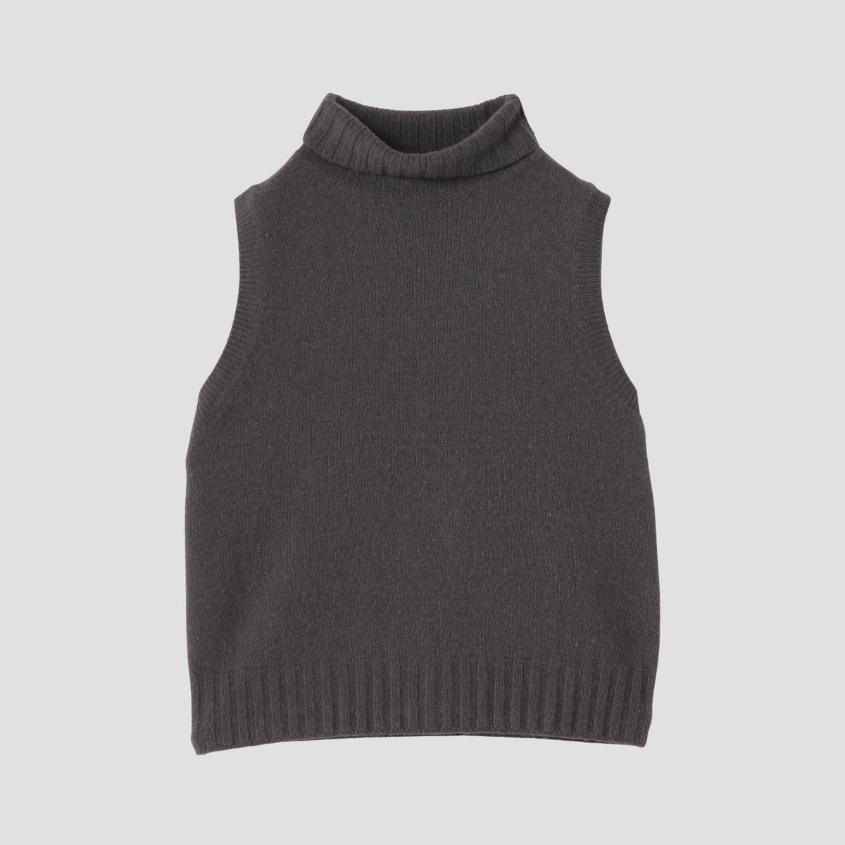 SLEEVELESS TURTLE NECK KNIT