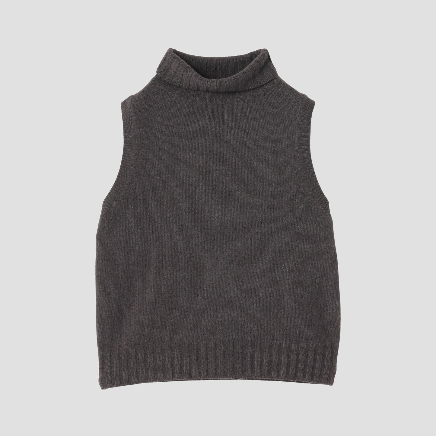 SLEEVELESS TURTLE NECK KNIT