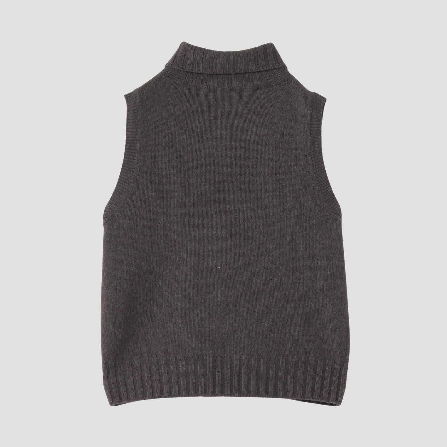 SLEEVELESS TURTLE NECK KNIT