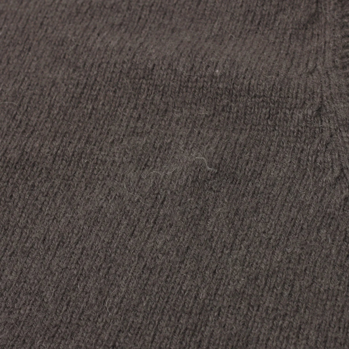 SLEEVELESS TURTLE NECK KNIT