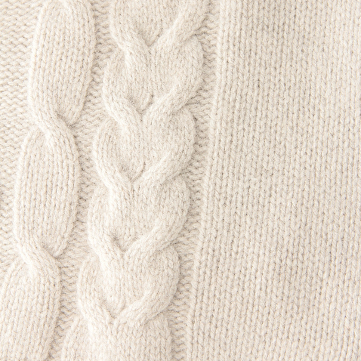CABLE KNIT