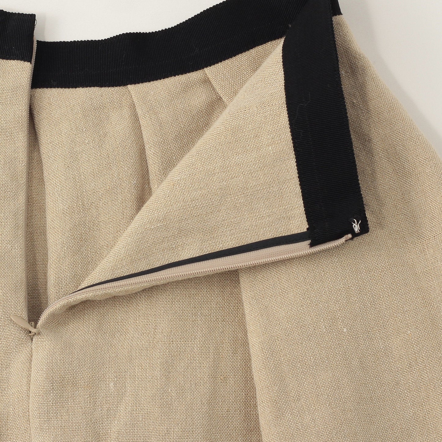 HEAVY PLAIN WEAVE SKIRT