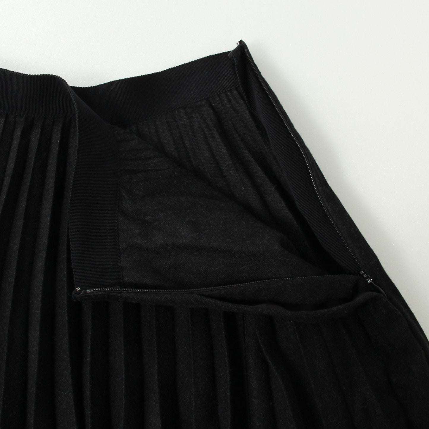 LIGHT FLANNEL SKIRT