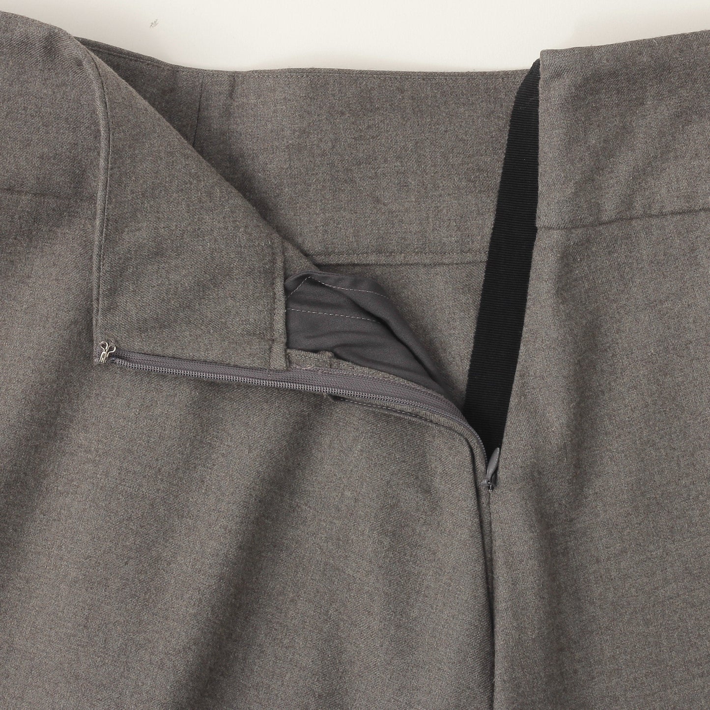 FINE WOOL FLANNEL SKIRT
