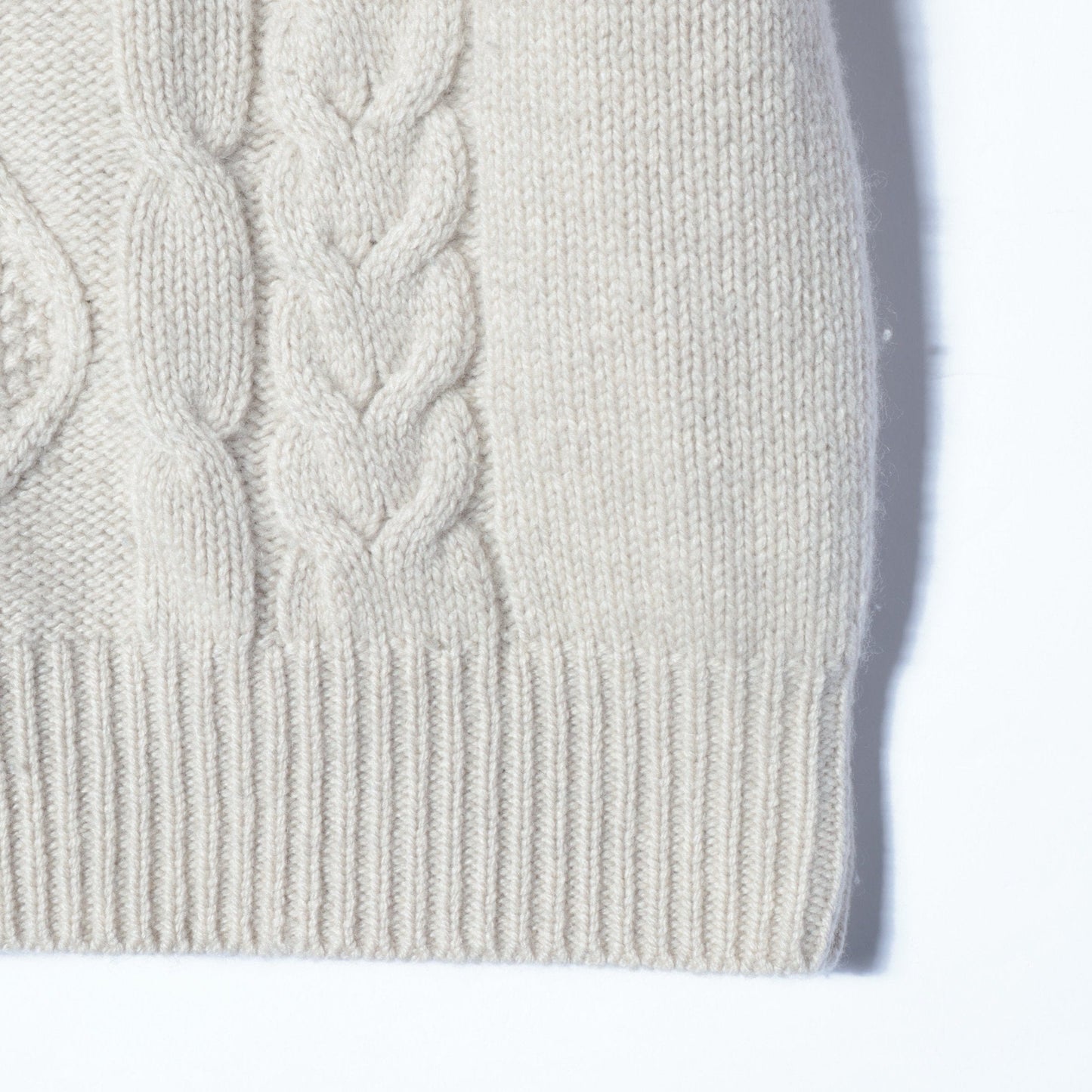 CABLE KNIT