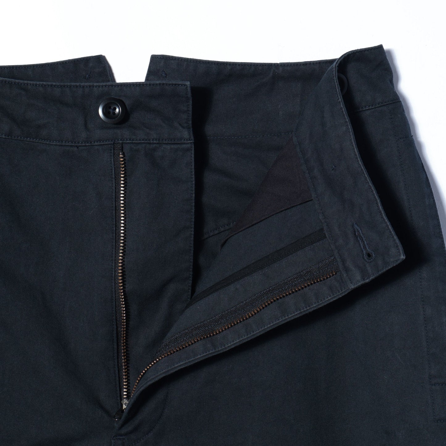 WASHED COMPACT COTTON TROUSERS