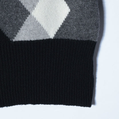 GRAPHIC ARGYLE KNIT