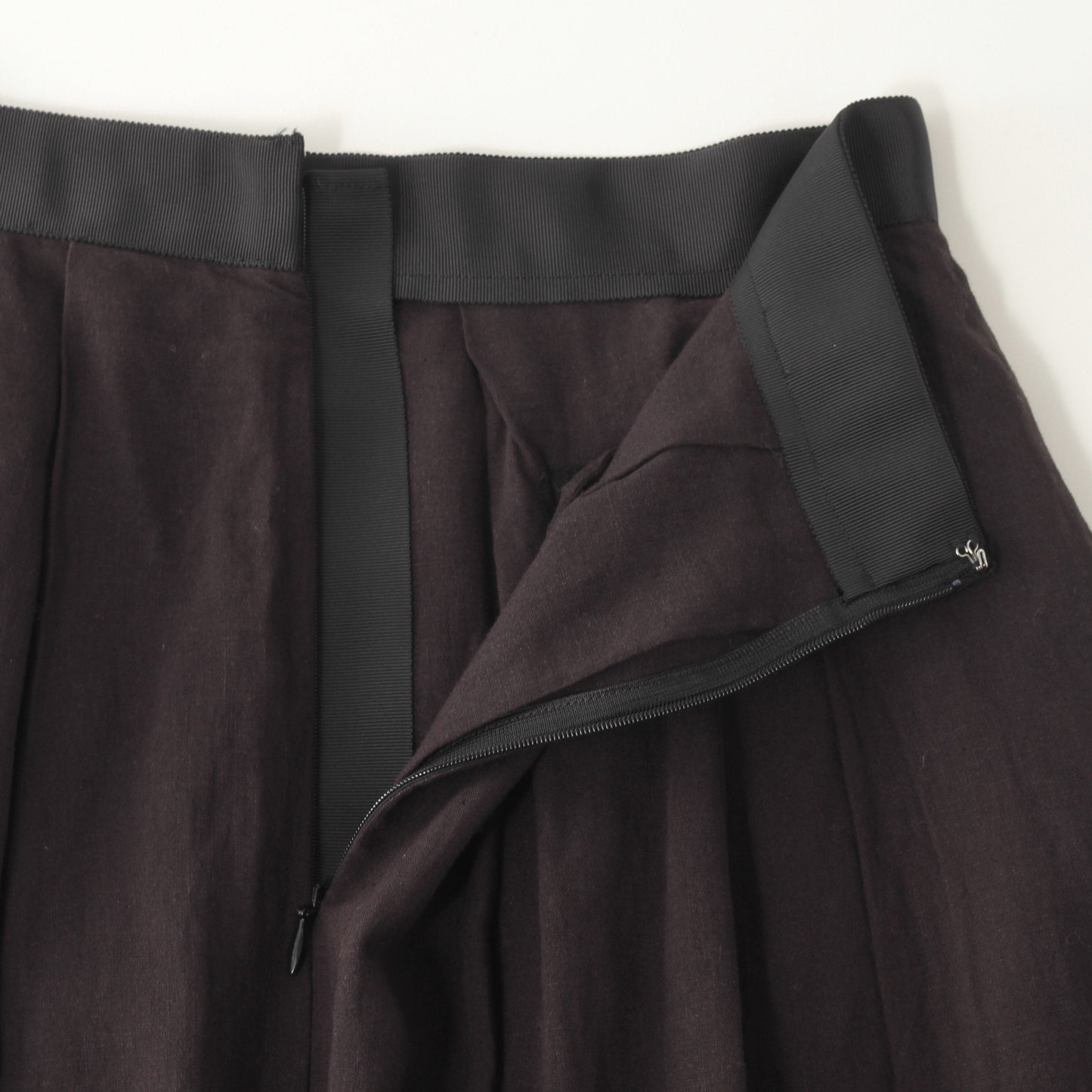 LIGHT LINEN SKIRT