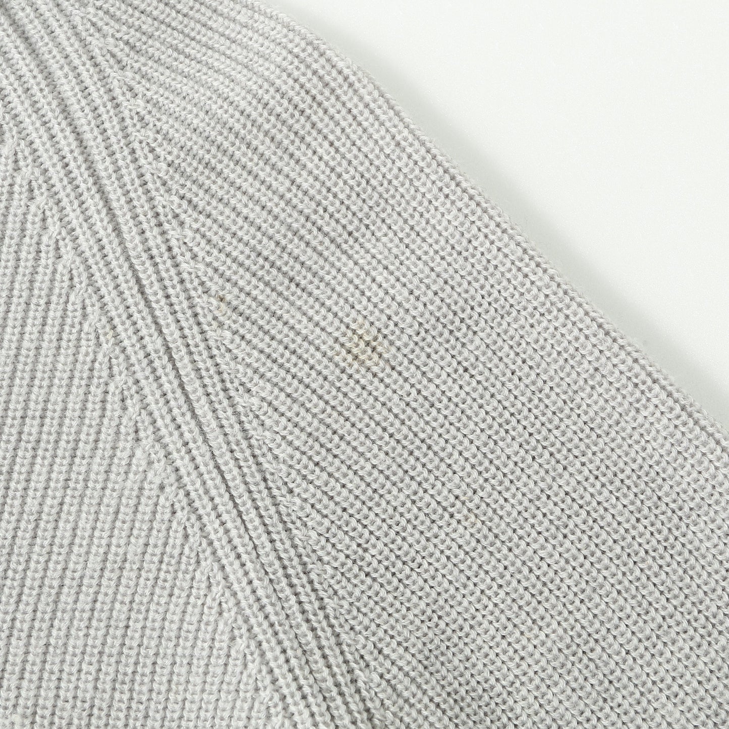 LIGHTWEIGHT WOOL KNIT