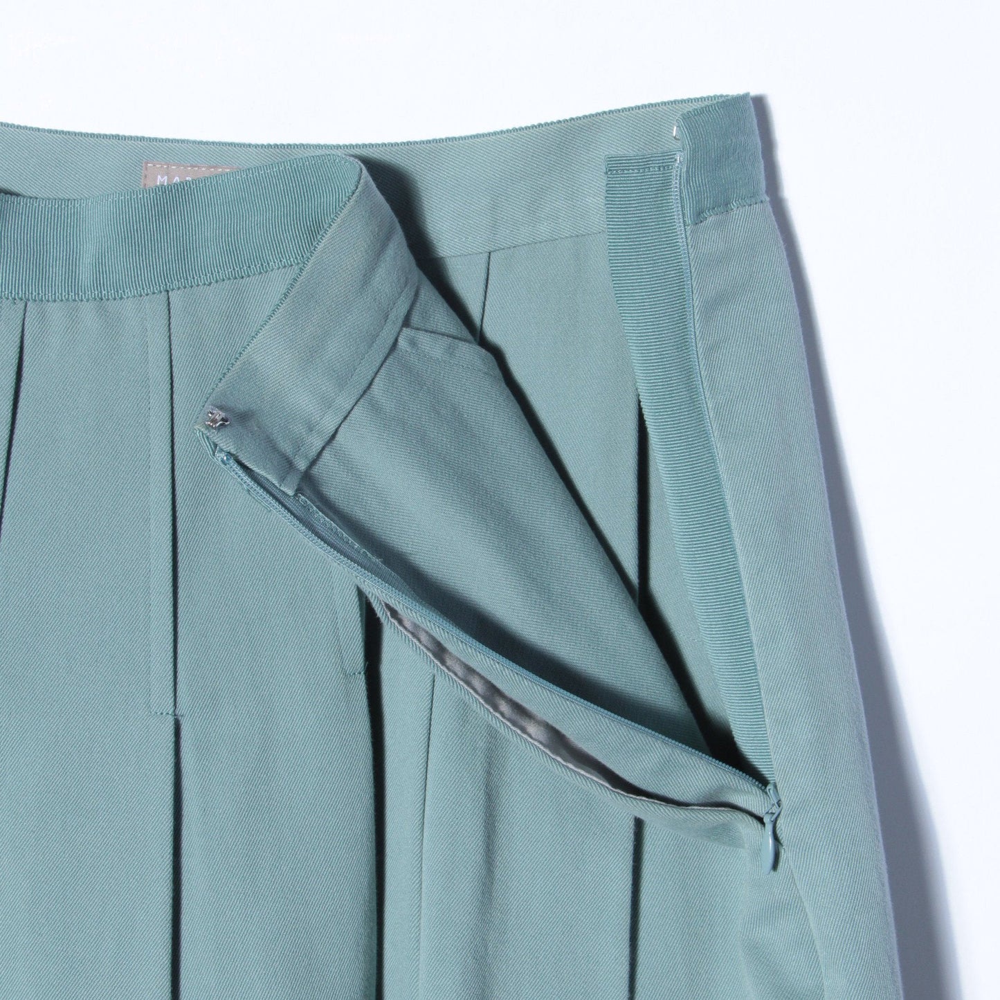 SOFT GABARDINE SKIRT