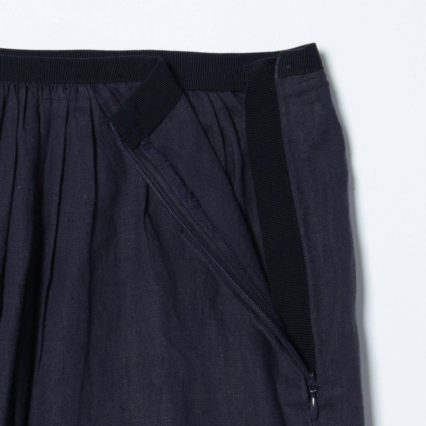 LIGHTWEIGHT LINEN SKIRT