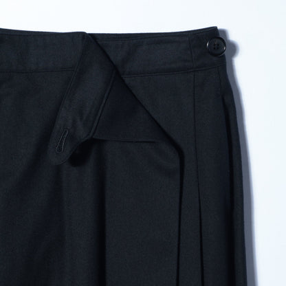 LIGHTWEIGHT FLANNEL SKIRT