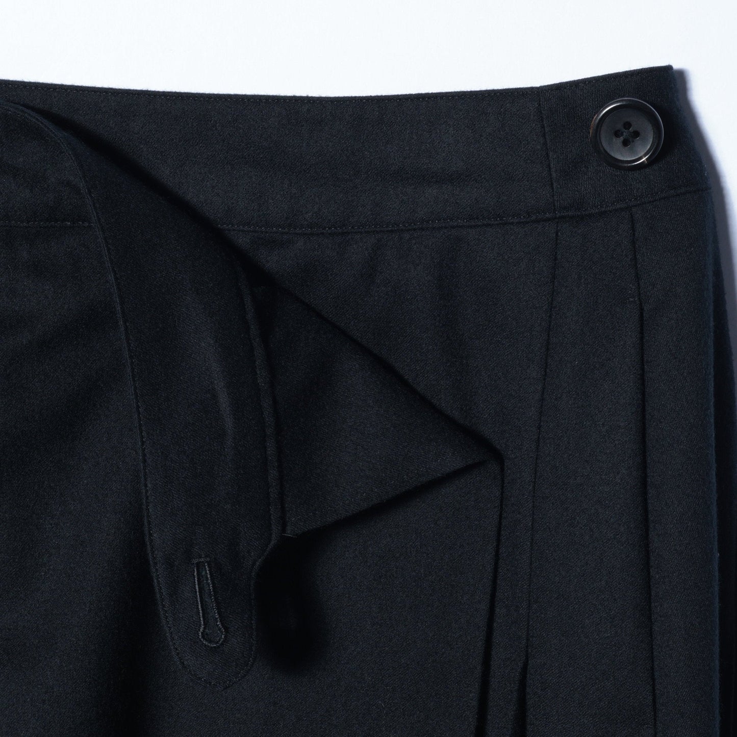 LIGHTWEIGHT FLANNEL SKIRT